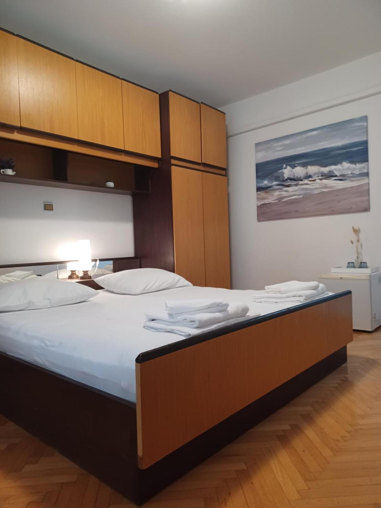 Apartments Emilija Makarska Szoba fotó